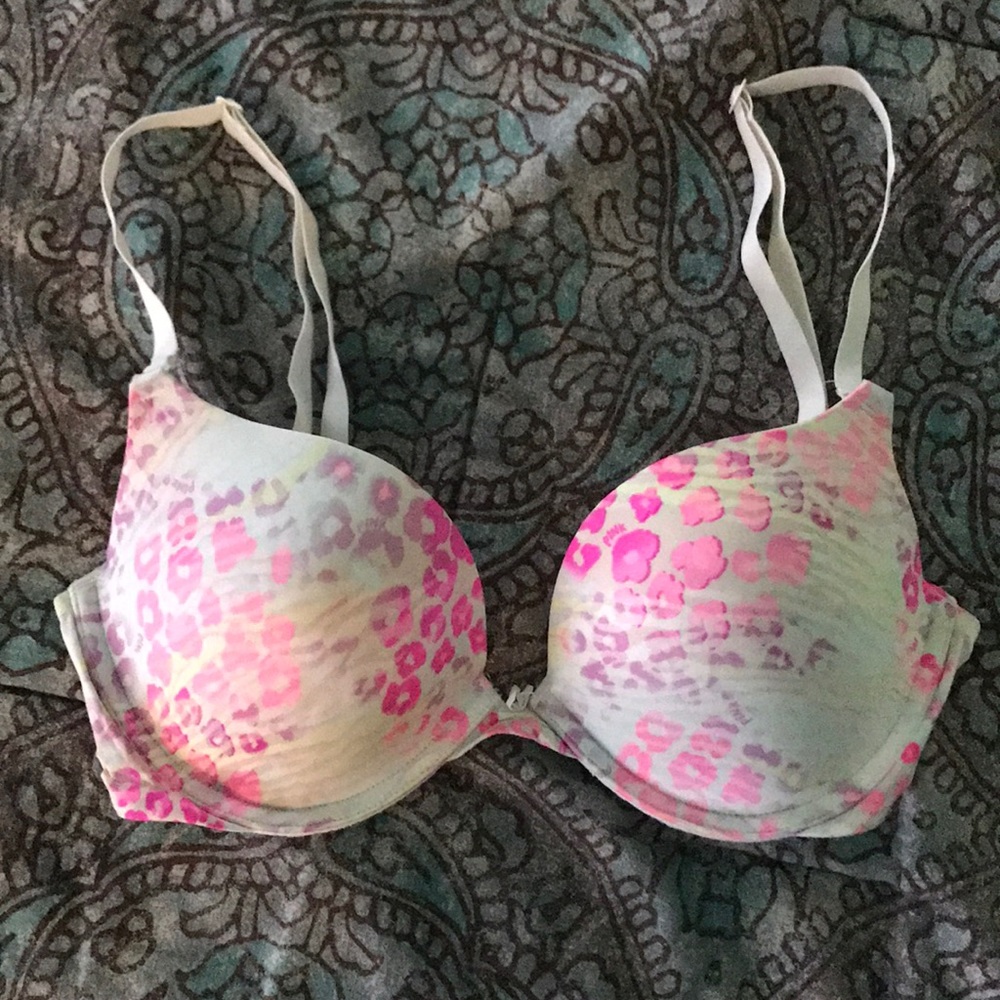PINK Campus Push-up Bra